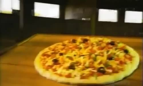 How its made   pizza
