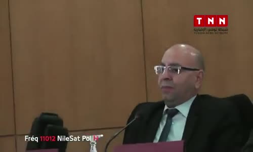 المحامي الحنيفي رئيس فرع المحامين بالقصرين يحتج على تلاوة التقرير باللغة الفرنسية 
