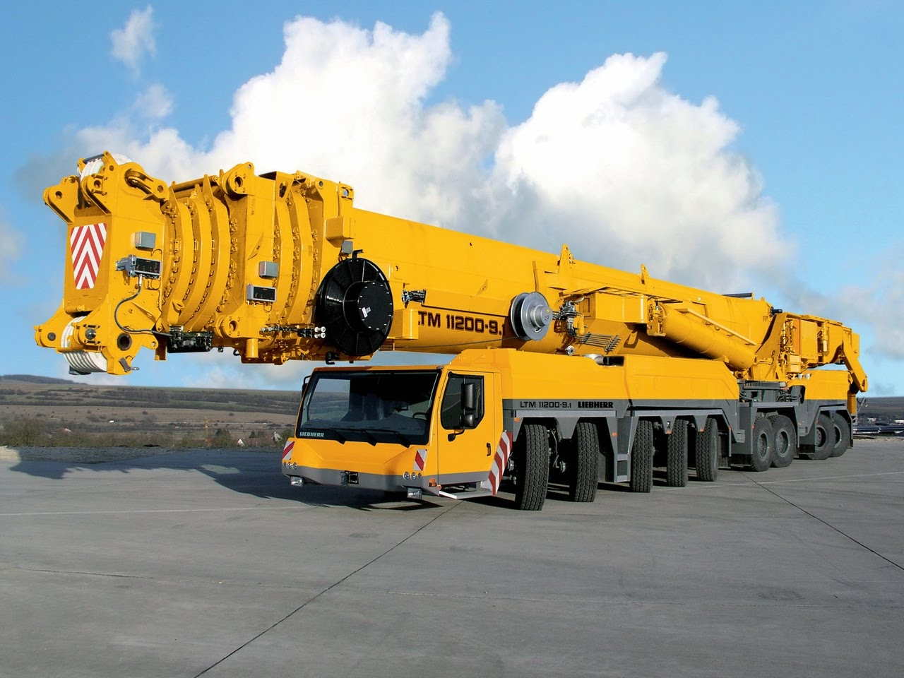 Largest Truck Crane Biggest Truck Crane Longest Crane Top 10 Most Amazing Crane in the World 