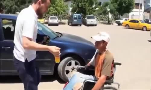 Watch Young Man Helps the Needy and Poor  Very Touching Video