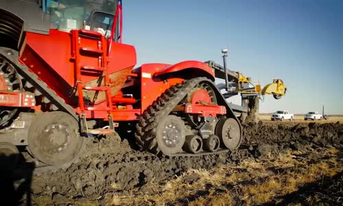 Heavy farming equipment - Modern tractors 