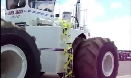 World's Largest Farm Tractor - The biggest tractor in the world 