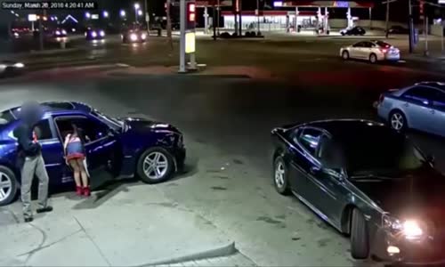 Thug woman shooting at gas station 