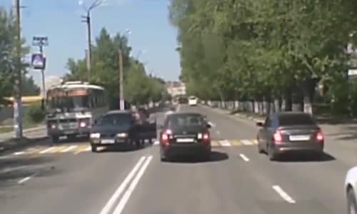 Driver hitting girl on the crosswalk gets punishment 