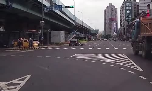 Red light running scooter vs car 