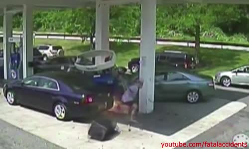 Hero Cop Saves Guy Just Before Huge Gas Pump Explosion 