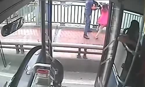 Bus driver saves suicidal woman from jumping 