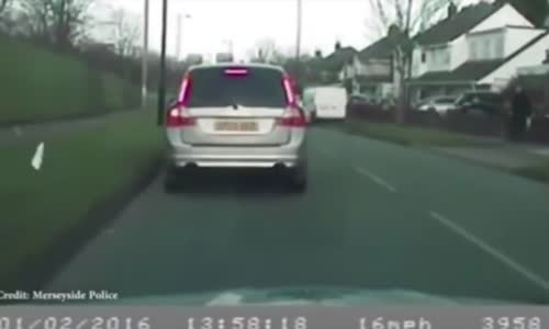 Police car is attacked with bricks 