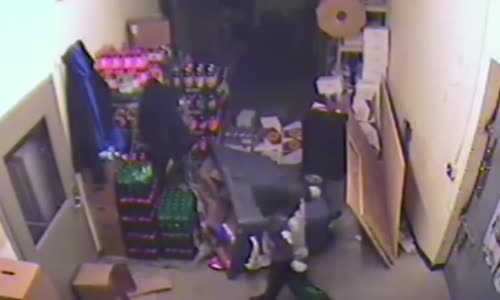 Giant hood rat eats through wall to rob a liquor store 