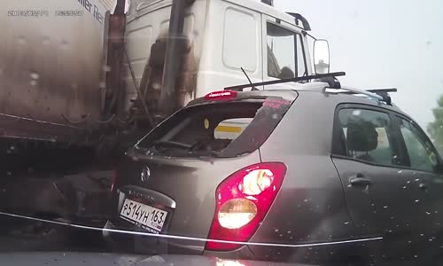 Truck crashed into stopped cars at crossing 