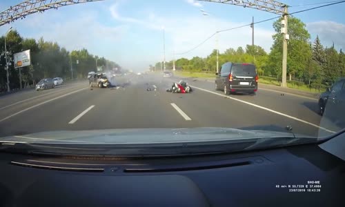 Biker gets pulverized in high speed collision 