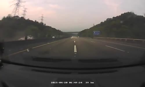 Speeder flips a minivan 