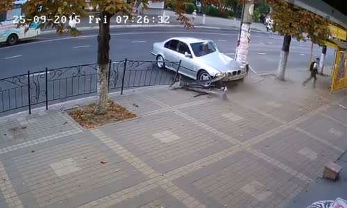 A very lucky student escapes death by seconds 