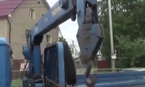 Unsecured crane arm's hook kills Russian man 