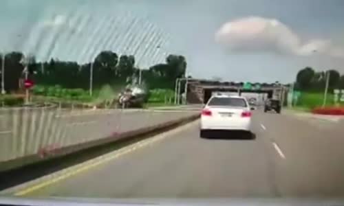 Car flips due to overspeed on interchange 