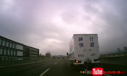 Box truck road rages against cammer 