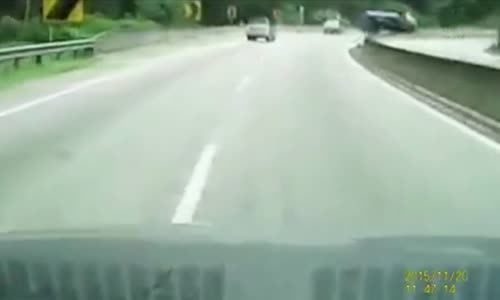 Lorry Brake Malfunction on Highway 