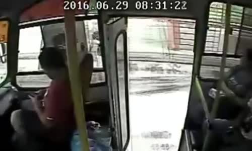 Oil industry worker assassinated on bus 