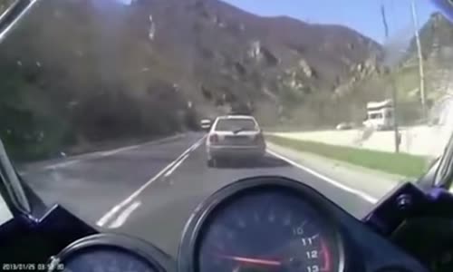 Motorbiker cut off and hit by psychopath 