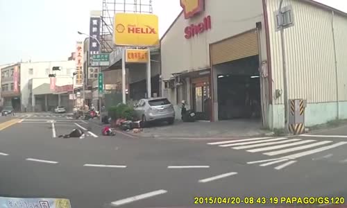 Scooter rider has nasty collision with cyclist 