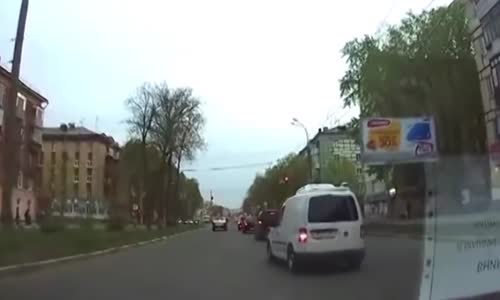 GTA Russia style police chase caught on dash cam 