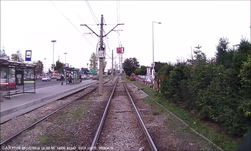 Tram vs pedestrian with headphones 