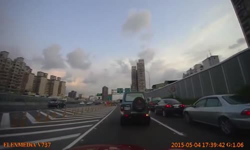 Windshield smashing road rage 