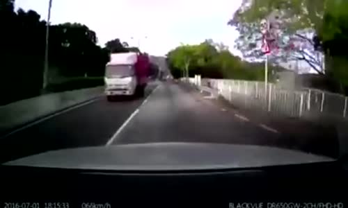 Road raging truck driver backs into cammer 