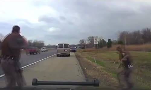 Intense highway police chase following bank robbery 