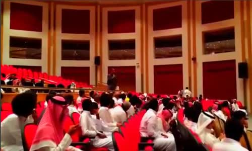 انسحاب جماعي لطلاب جامعة اليمامة من محاضرة اعتراضاً على عضو الشورى البليهي