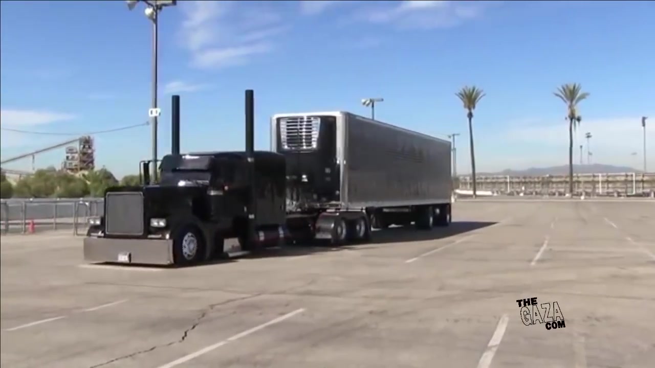 شاحنات عملاقة Flaco's Rat Rod Peterbilt 