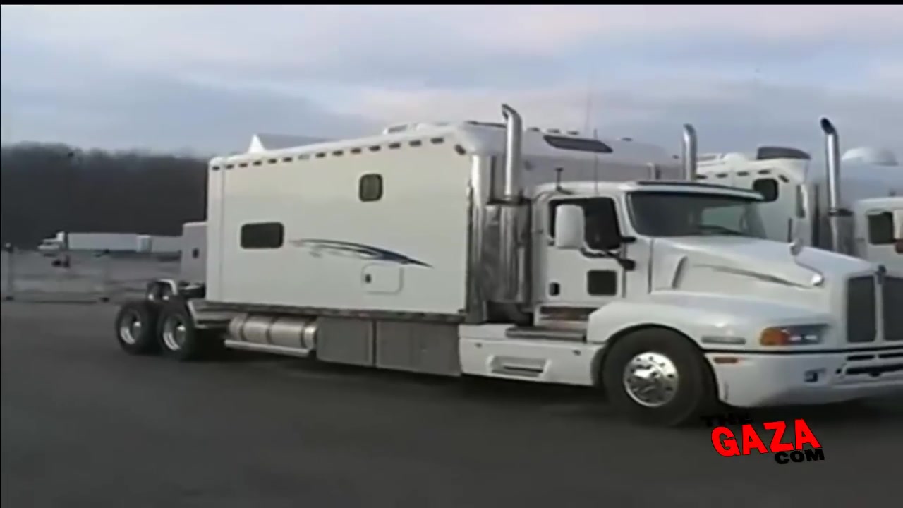 شاحنات عملاقة نادرة جدا Exceptionally BIG KW   132- Custom Peterbilt