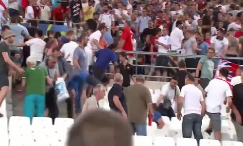 England vs Russia Hooligans Fighting