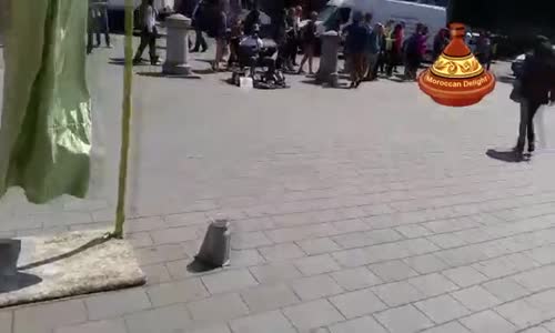 Secret revealed London street performer, floating and levitating trick