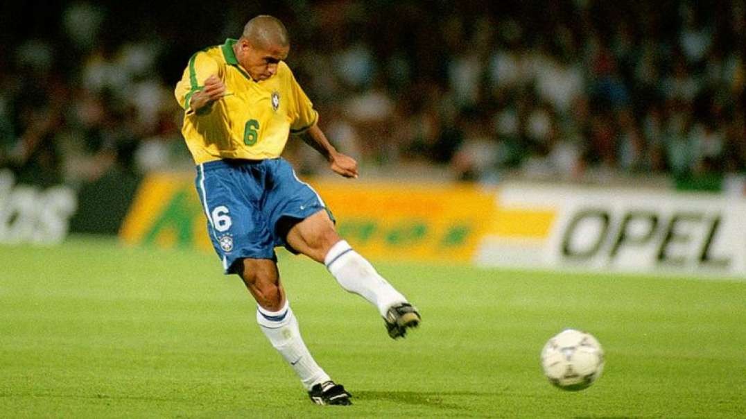 Roberto Carlos Legendary Speed Dribbling Skills